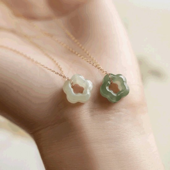 Wholesale Green Hetian Flower Pendant Necklace